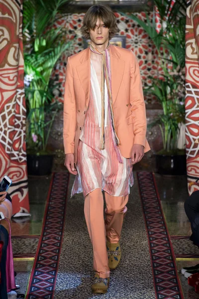 Look 33